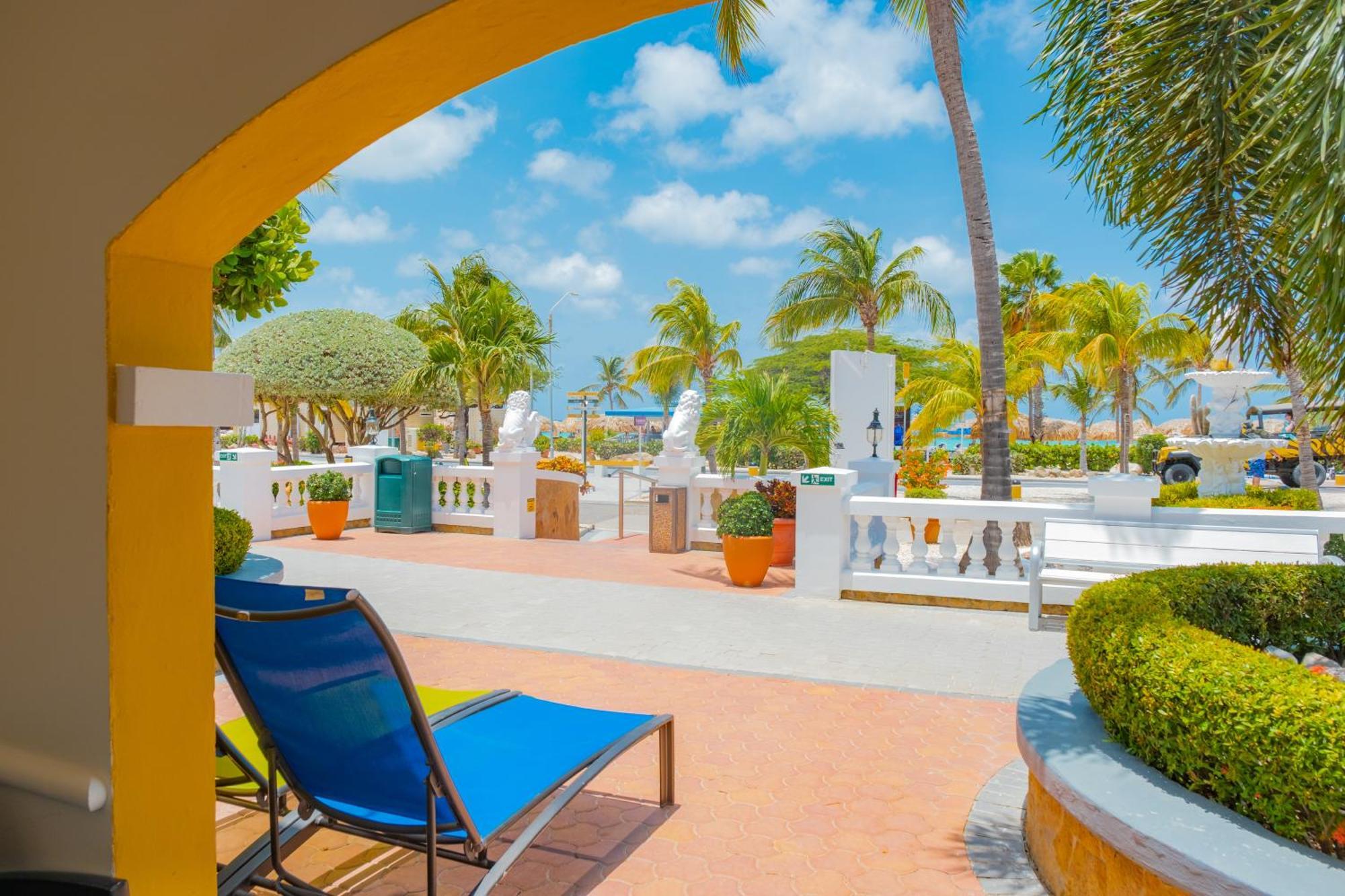 Amsterdam Manor Beach Resort Palm Beach Bagian luar foto