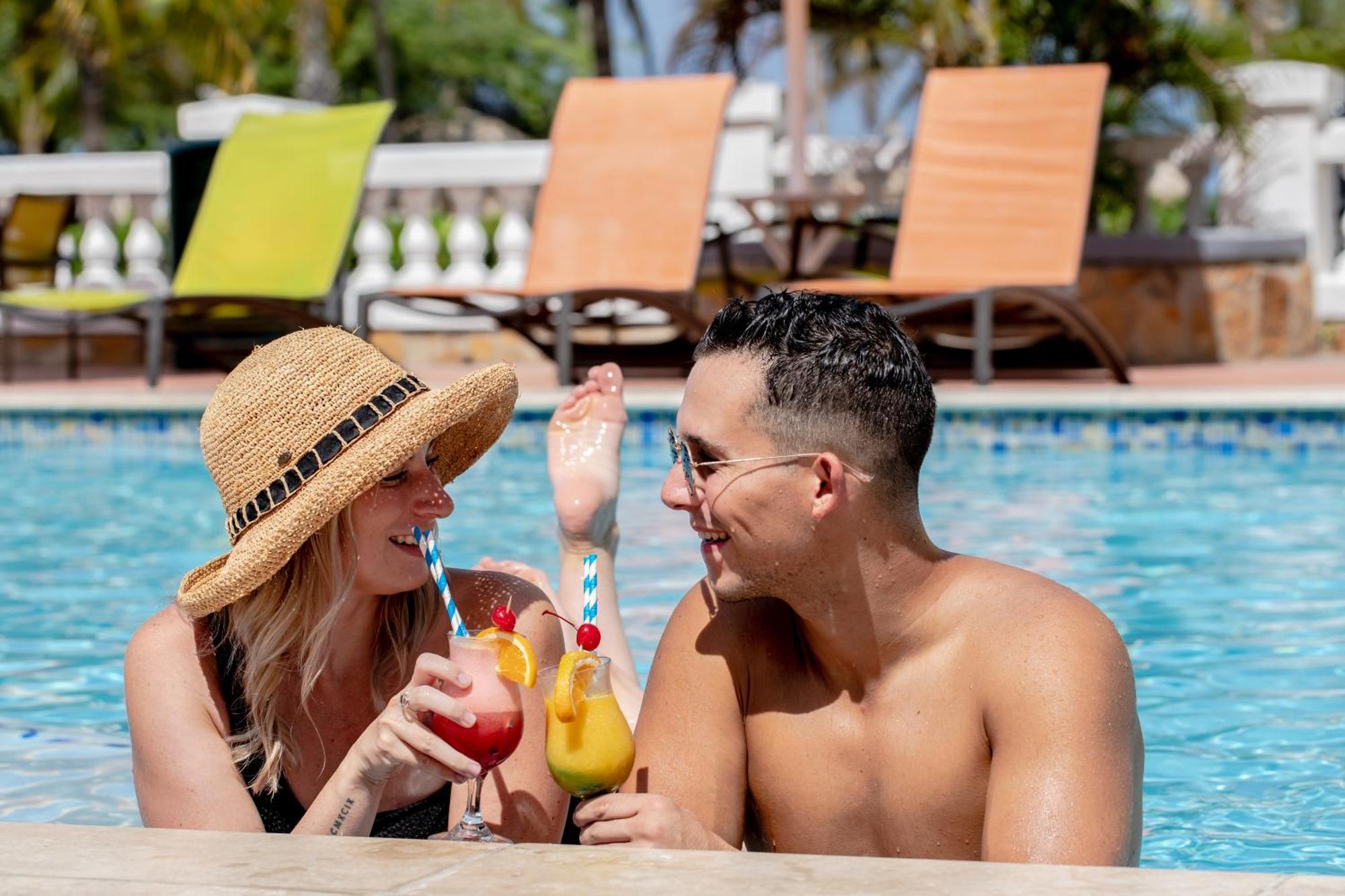 Amsterdam Manor Beach Resort Palm Beach Bagian luar foto